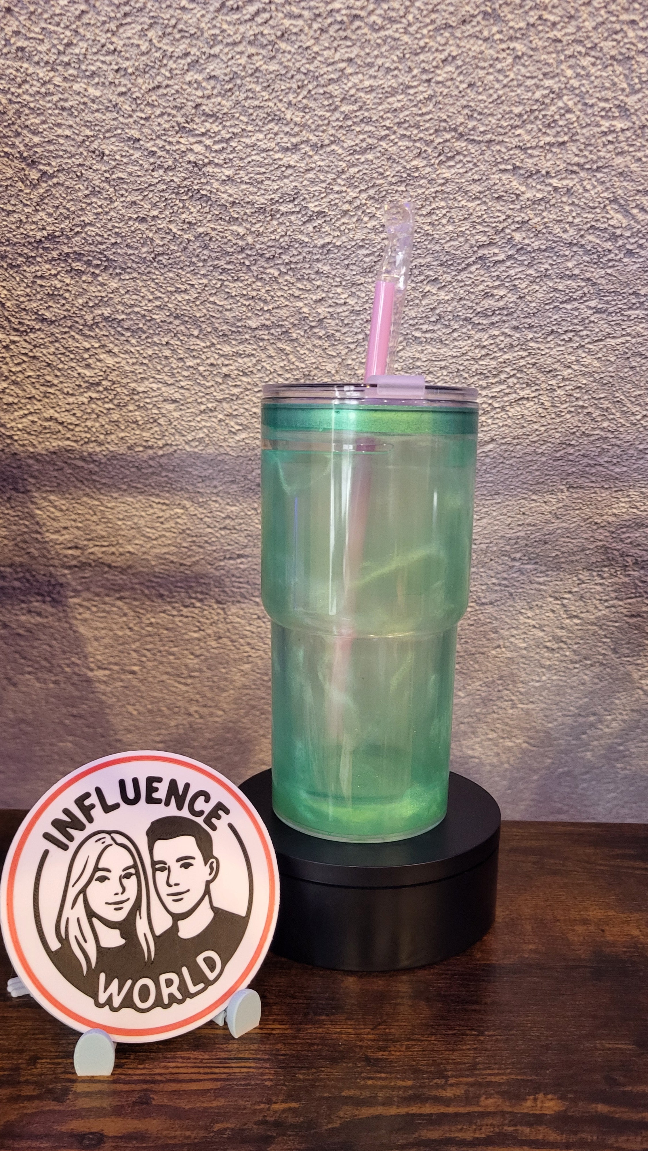 Dein Universum zum Schütteln: Dein Custom Snowglobe-Becher! ✨