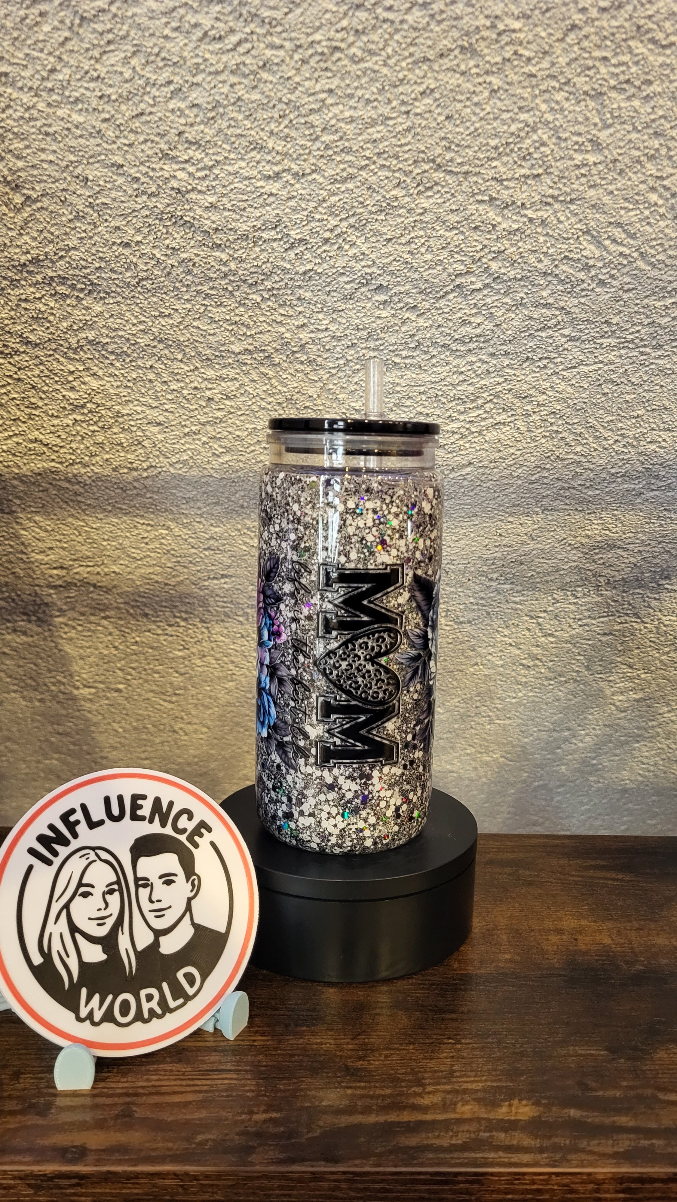 Dein Universum zum Schütteln: Dein Custom Snowglobe-Becher! ✨