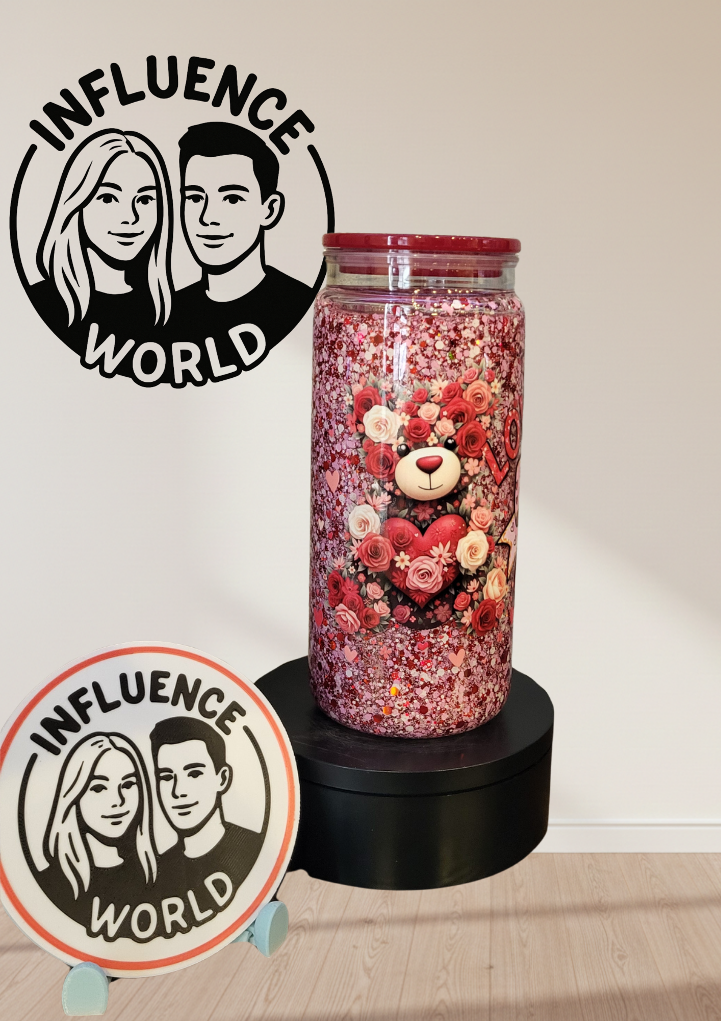 Sweet Rose Teddy – 20 oz Snowglobe Tumbler mit Herz-Bär & Kirsch-Motiv