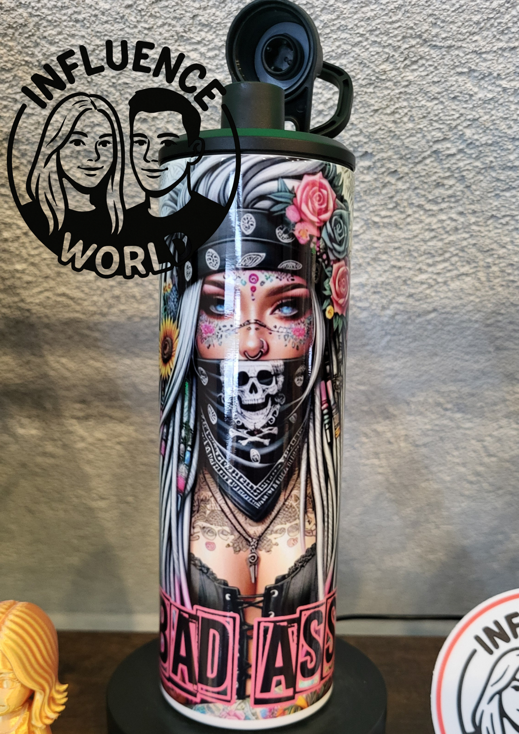 20 OZ sublimierter Tumbler mit Schraubverschluss  Alubecher für Warm und Kaltgetränke Motiv BadAss