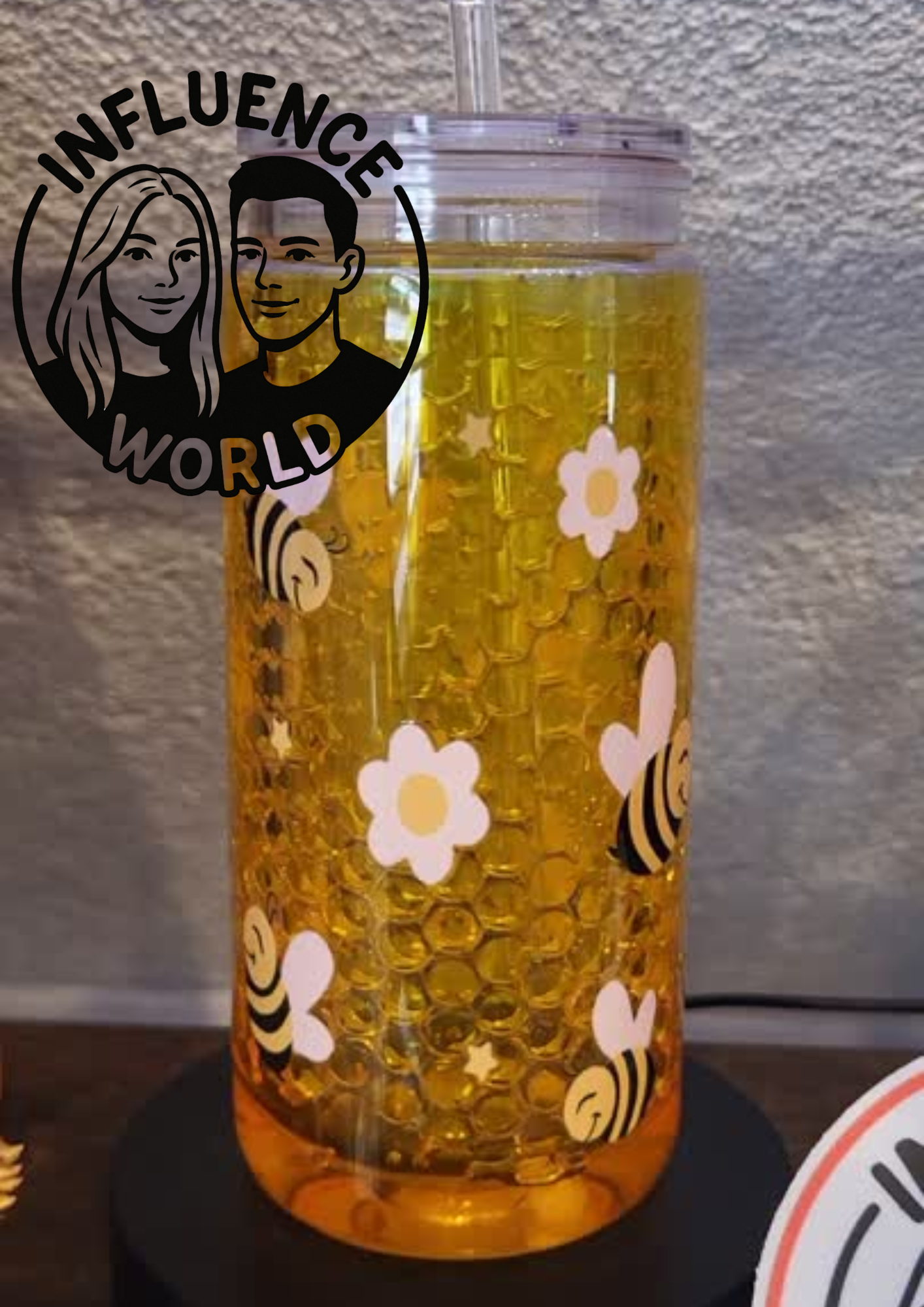 Honeyswirl Edition Biene Motiv 20oz Snowglobetumbler Unikat