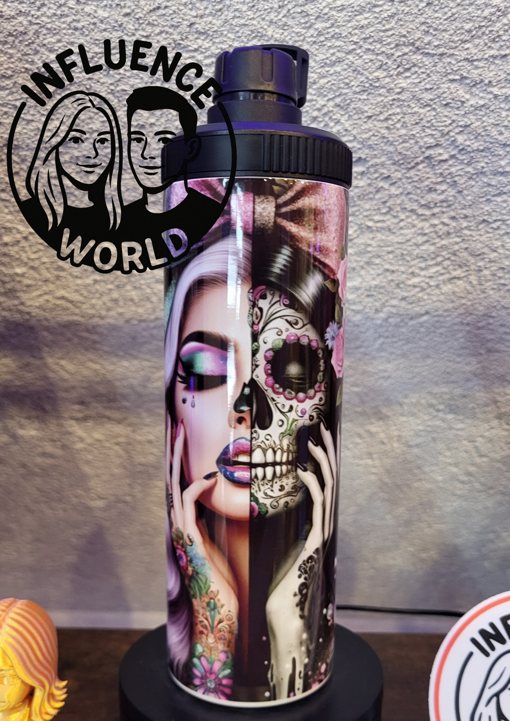 20 OZ sublimierter Tumbler mit Schraubverschluss  Alubecher für Warm und Kaltgetränke Motiv Halb Beaty Halb La Catrina