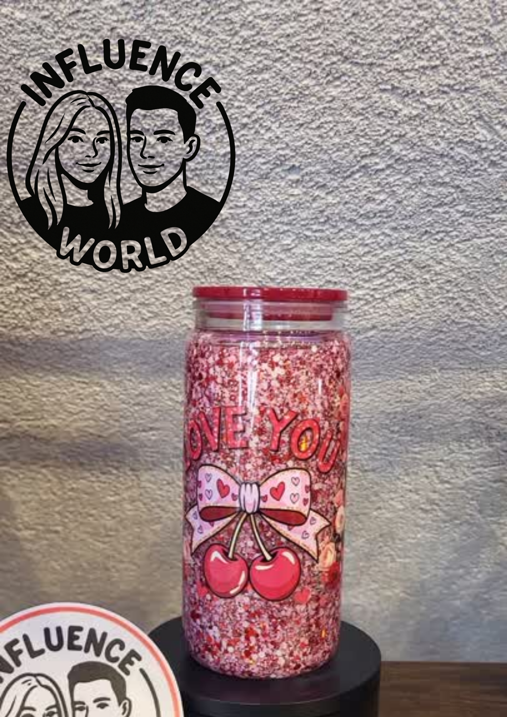 Sweet Rose Teddy – 20 oz Snowglobe Tumbler mit Herz-Bär & Kirsch-Motiv