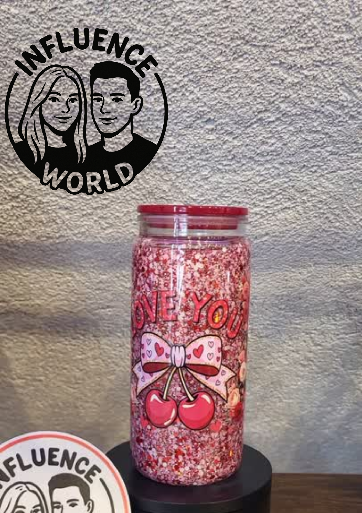 Sweet Rose Teddy – 20 oz Snowglobe Tumbler mit Herz-Bär & Kirsch-Motiv