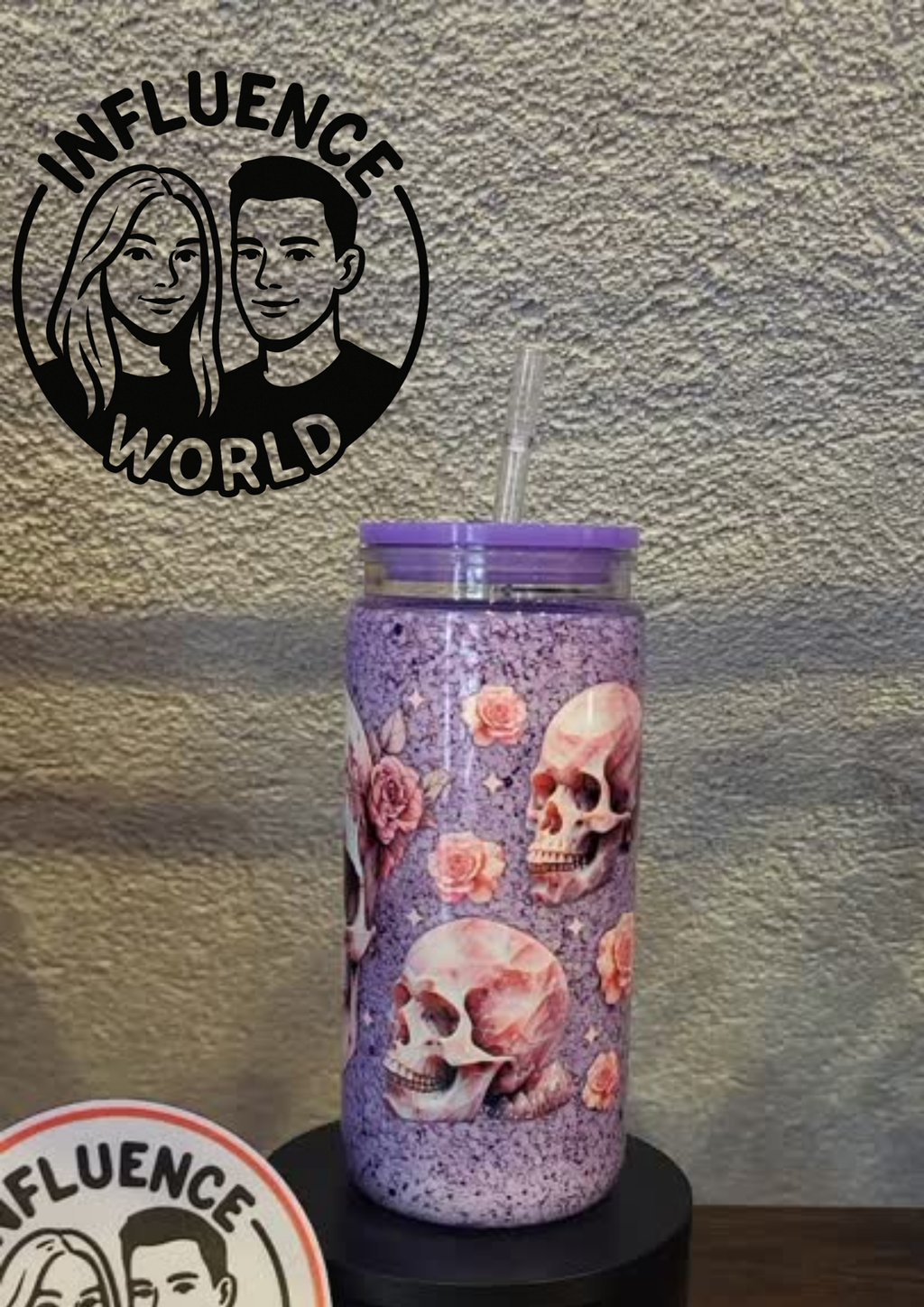 Mystic Purple Skull – 20 oz Snowglobe Tumbler mit Totenköpfen & Rosen
