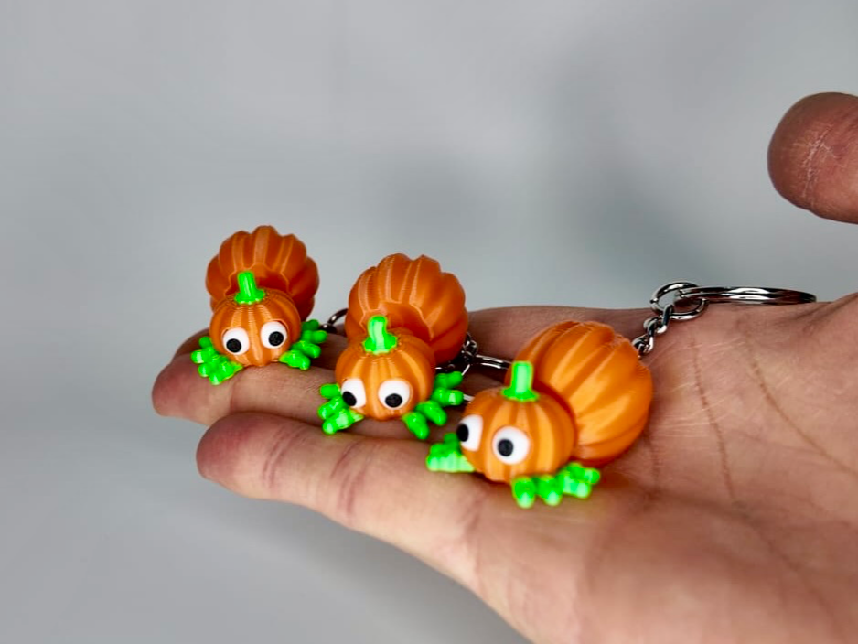 🎃 Kürbis-Spinne „Spooky“ – Der süßeste 3D-Druck Schlüsselanhänger für den Herbst